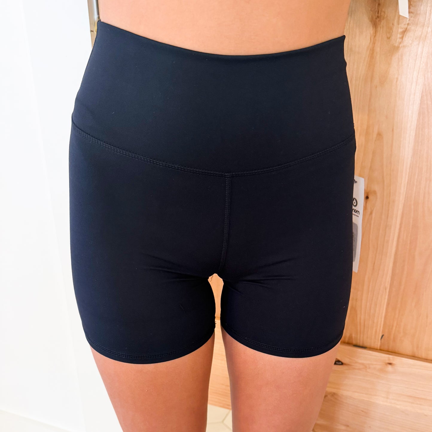 Venice Cloud Light Contour Biker Shorts, Black