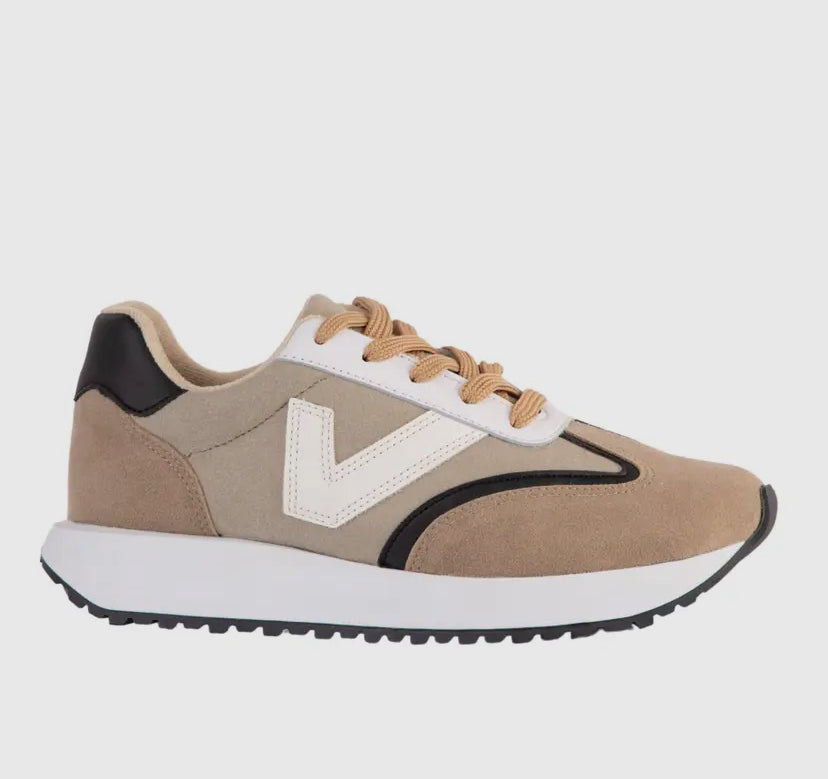 Ace Sneakers
