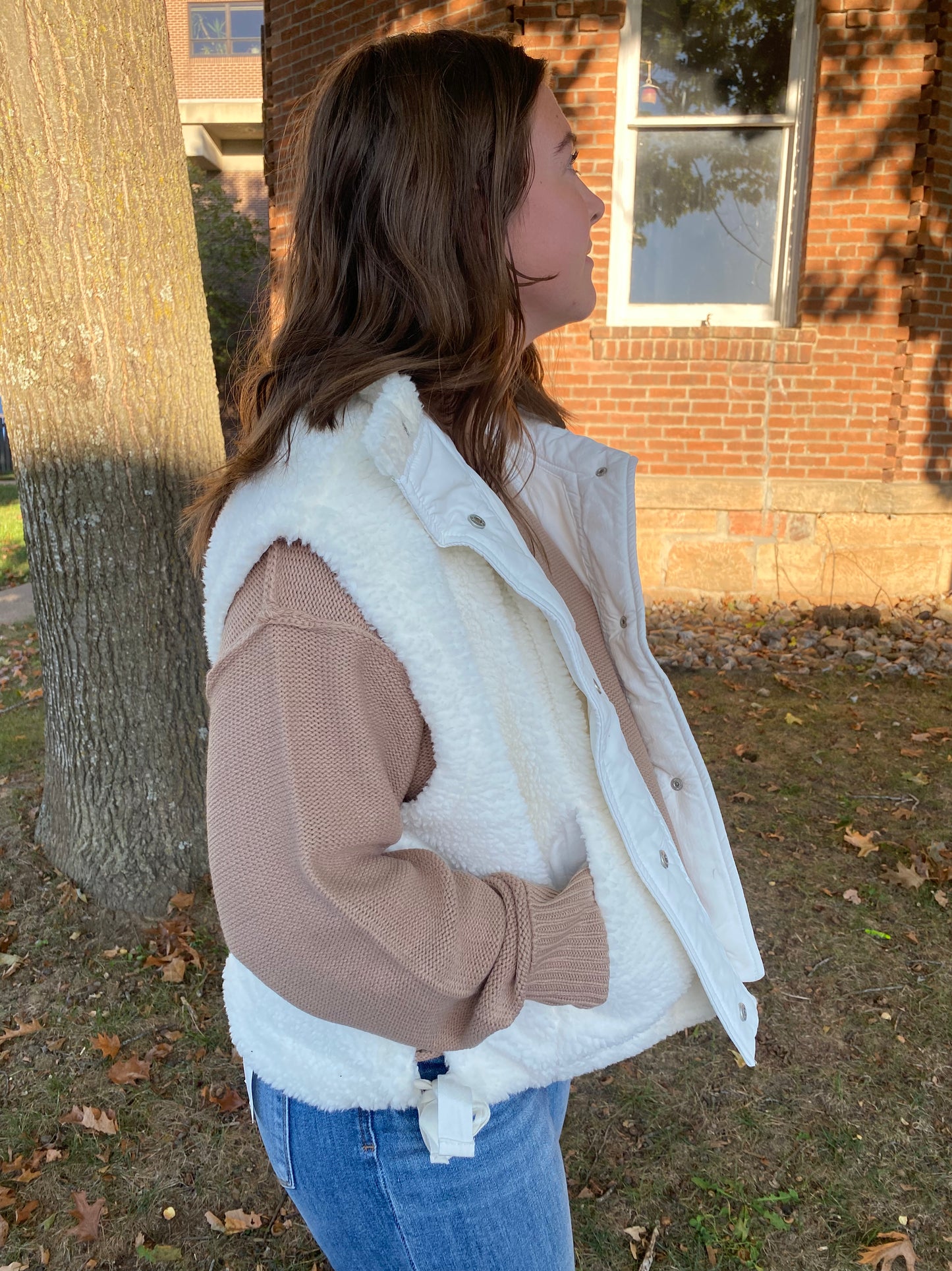 Side Bow Oversized Sherpa Vest, White