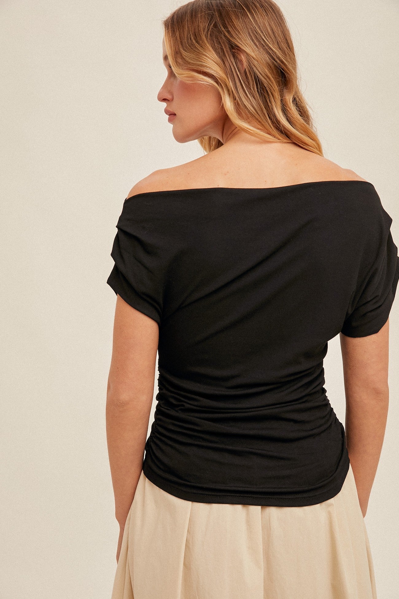 Asymetrical Neck Ruched Knit Top