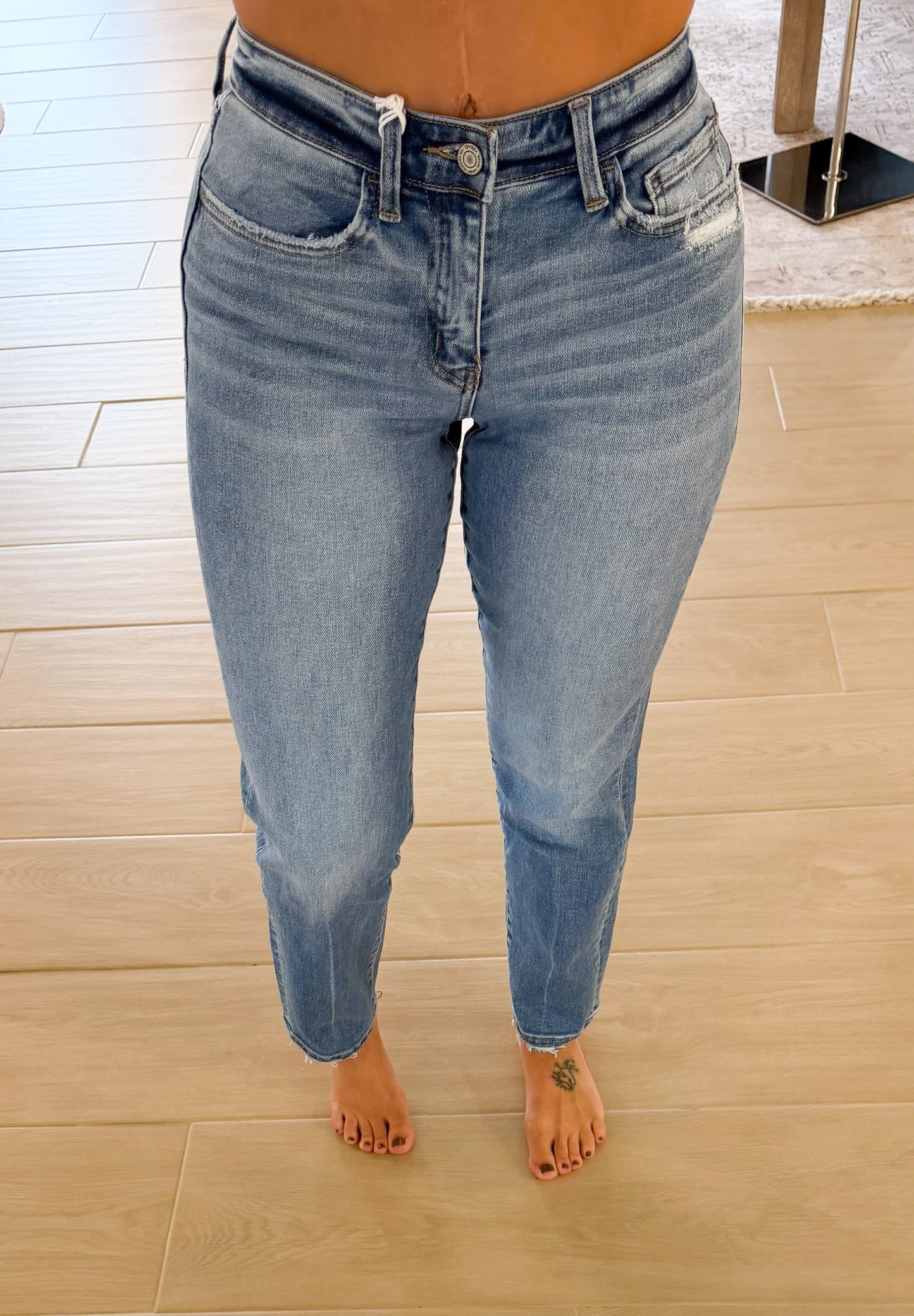 Vervet High Rise Tapered Straight Jeans