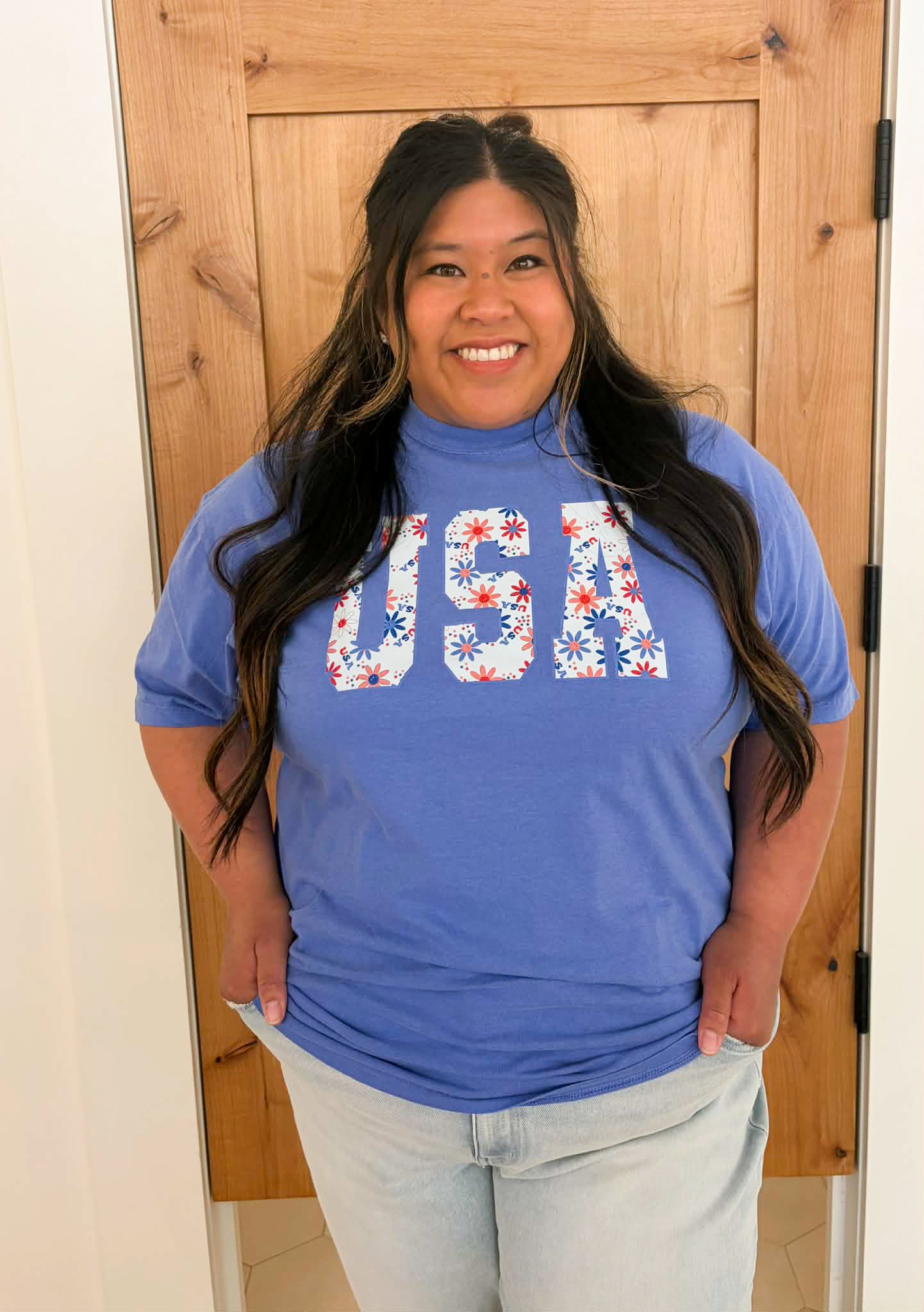 USA Happy Daisies Graphic Tee