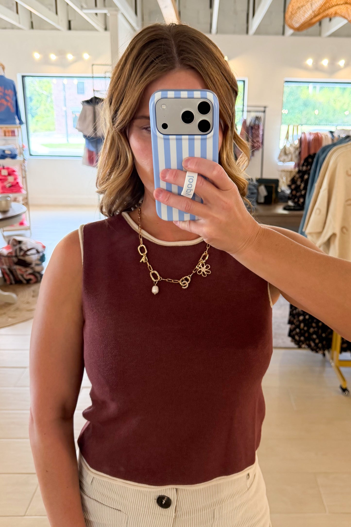 Red Bean Contrast Edge Sleeveless Top