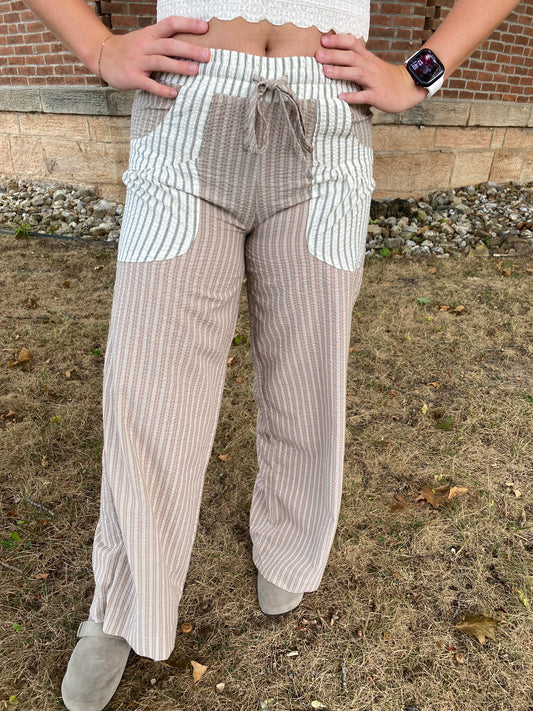 Contrast Pocket Stripe Pants