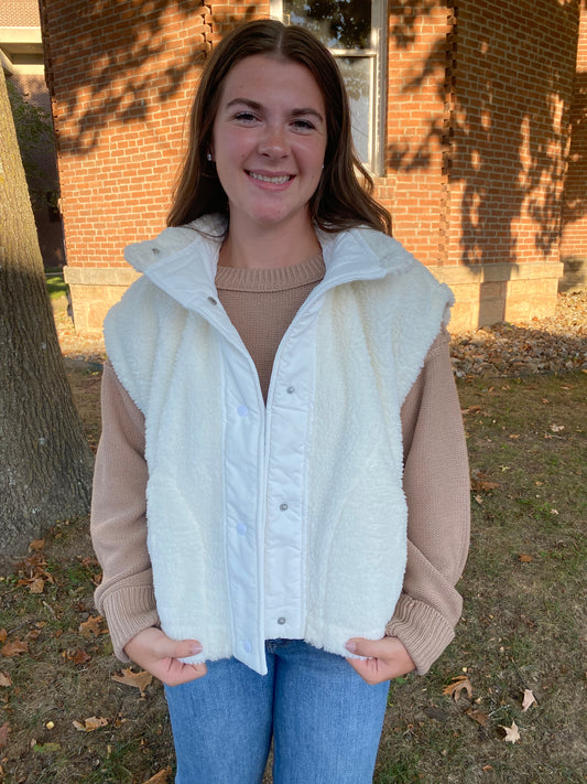 Side Bow Oversized Sherpa Vest, White