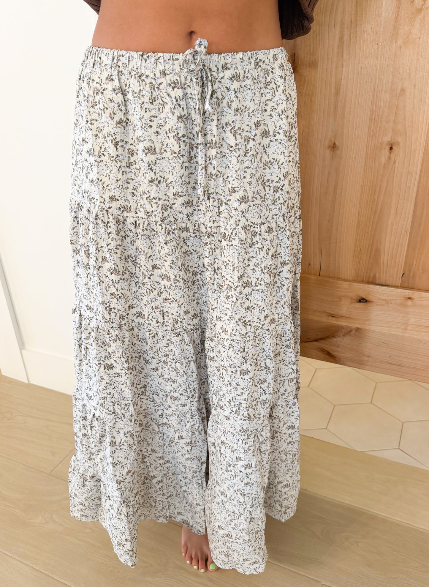 Textured Tiered Floral Skirt