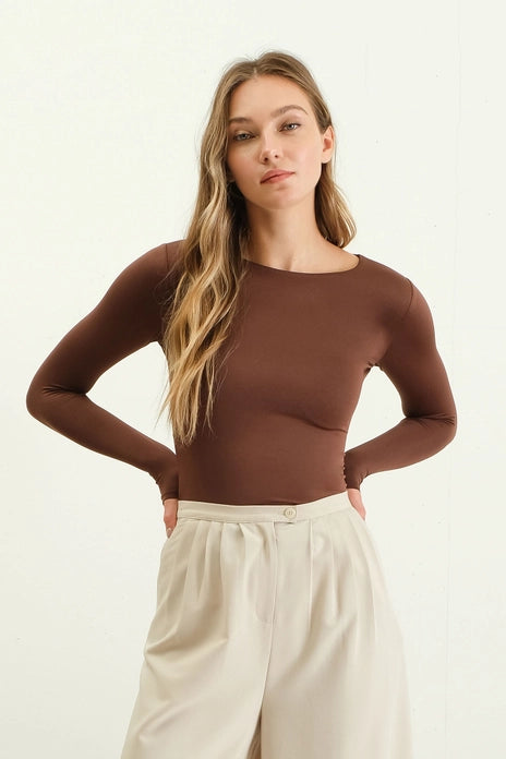 Round Neck Long Sleeve Fitted Knit Top